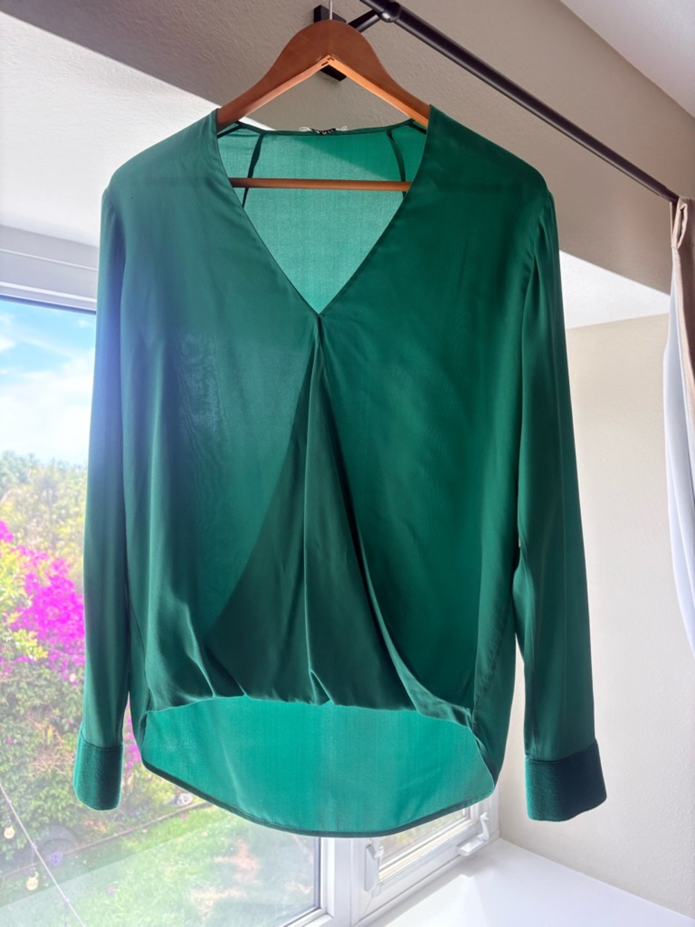 Nicole Farhi Emerald Green 100% Silk  V-Neck Long Sleeve Blouse - felt cuffs
